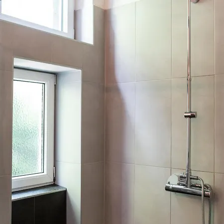 Zentrales & Modernes City-apartment - Free Parking & Bikes Apartment