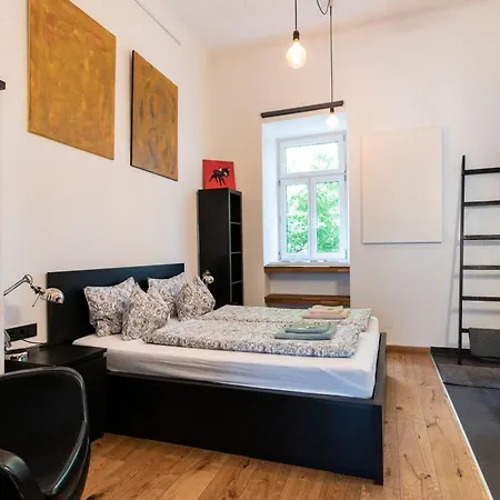 Zentrales & Modernes City-apartment - Free Parking & Bikes *