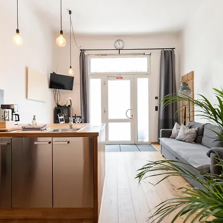 Zentrales & Modernes City-apartment - Free Parking & Bikes