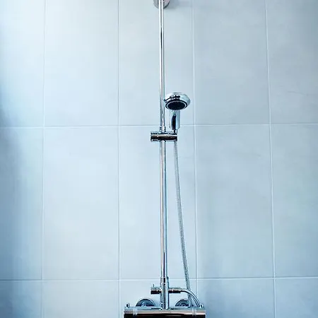 Zentrales & Modernes City-apartment - Free Parking & Bikes Apartman