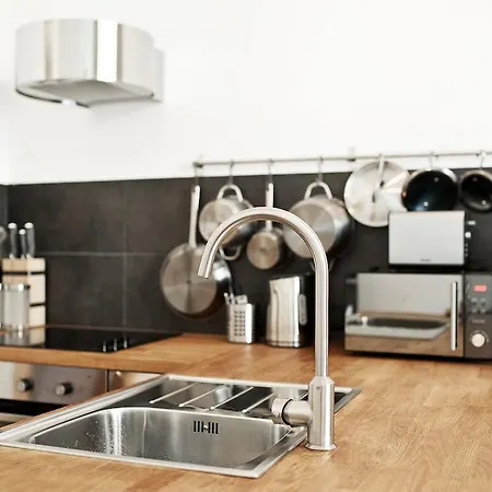 Zentrales & Modernes City-apartment - Free Parking & Bikes *