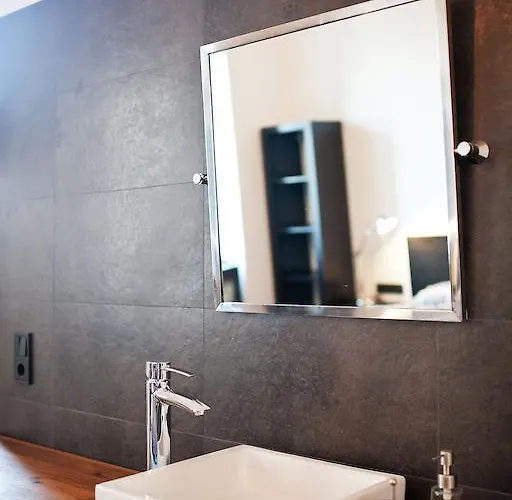 Zentrales & Modernes City-apartment - Free Parking & Bikes